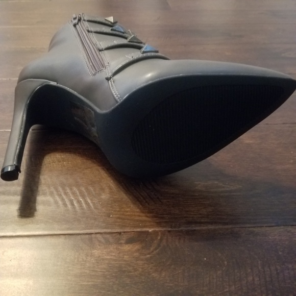 Scene Ankle Boots - Picture 7 of 8